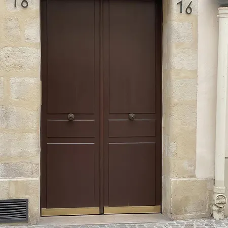 Joli Studio, Rue Calme, Pret De Notre Dame De شقة *